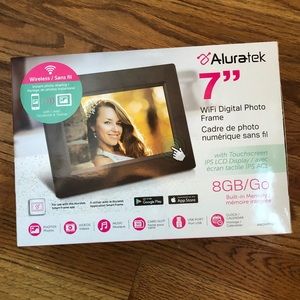 NWOT Aluratek 7" Touchscreen LCDWi-Fi DigitalFrame